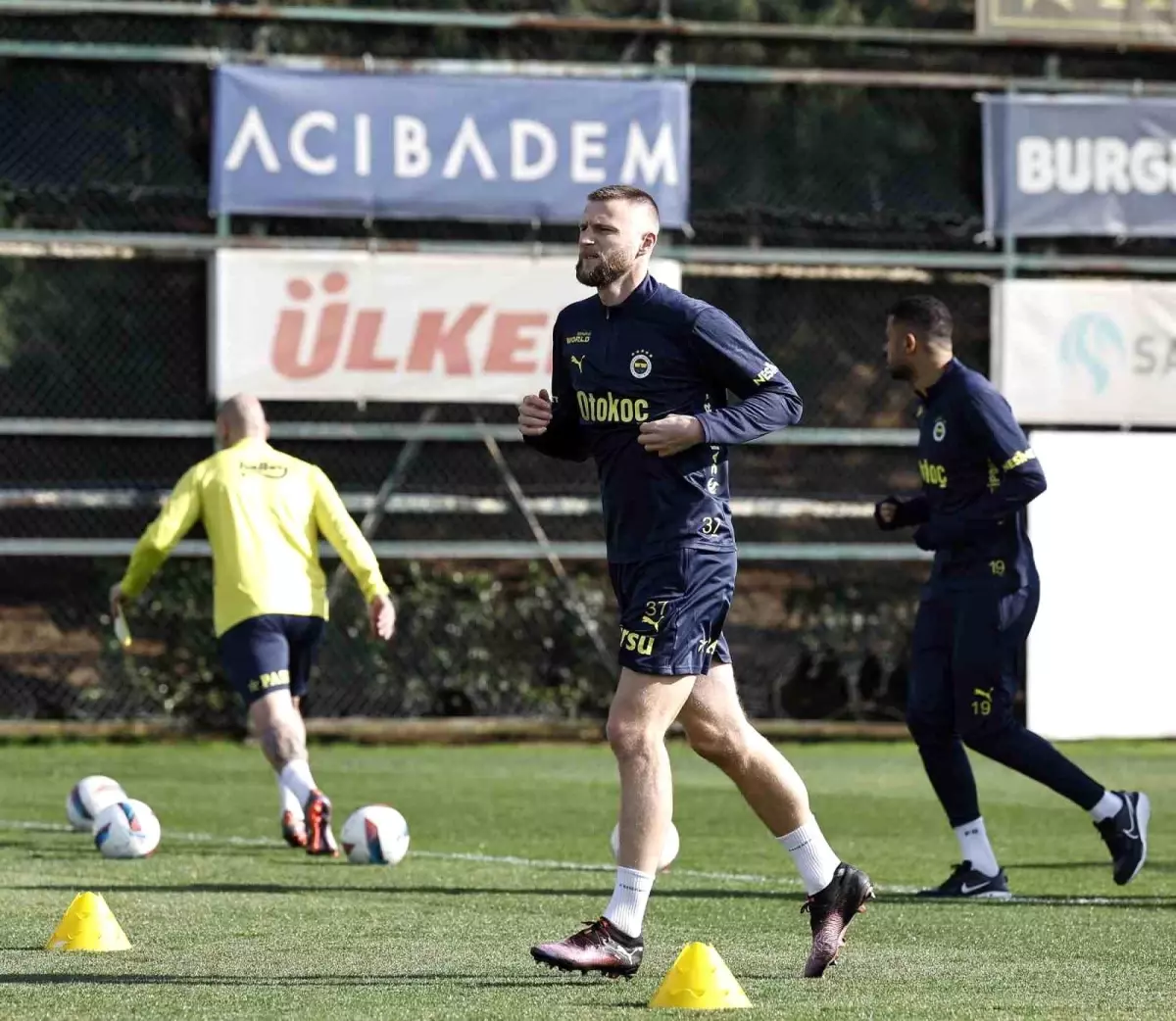 Fenerbahçe, Galatasaray Maçına Hazırlanıyor