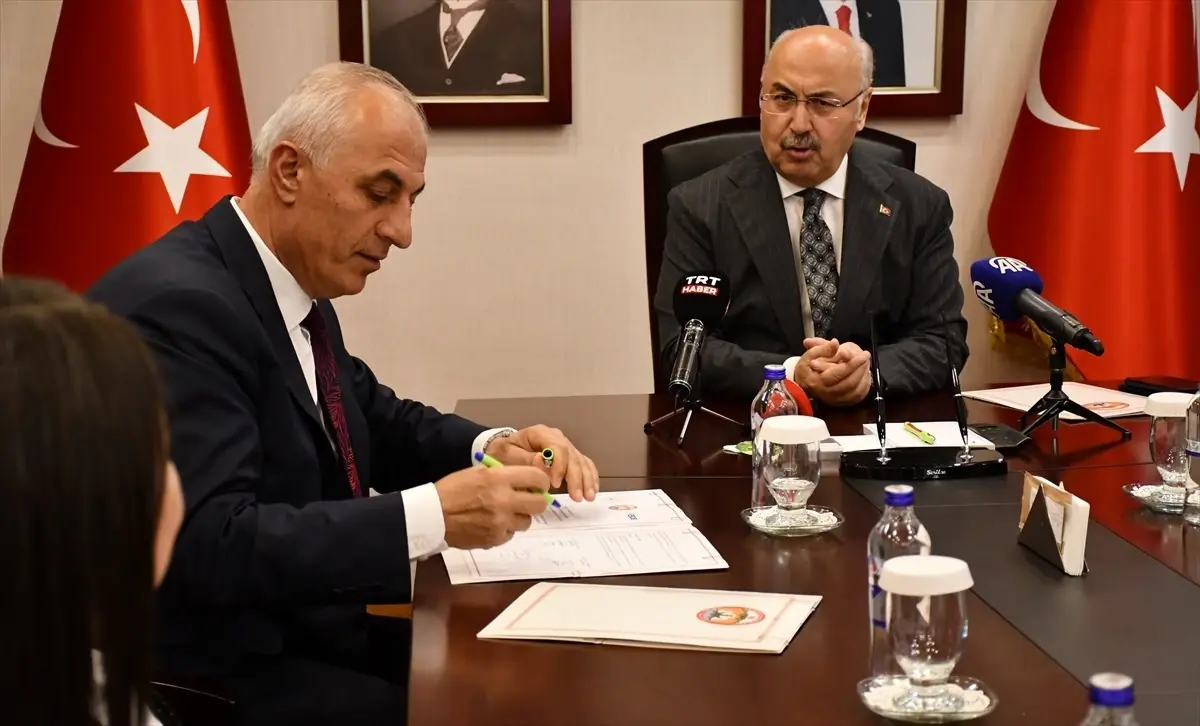 Adana’da evlenecek gençlere alışverişlerinde indirim sağlanması amacıyla protokol imzalandı