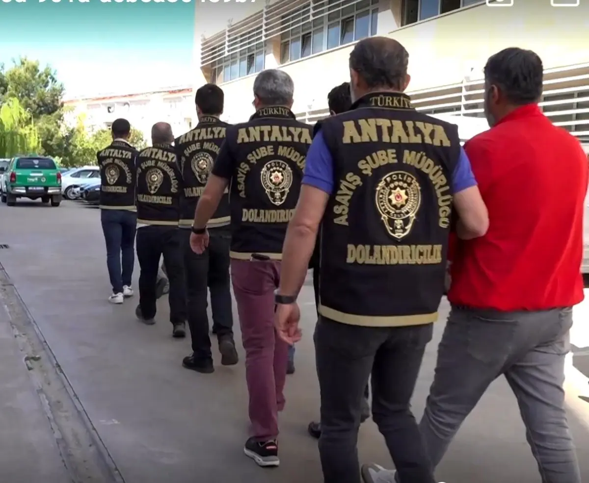 Antalya’da Dolandırıcılara Operasyon