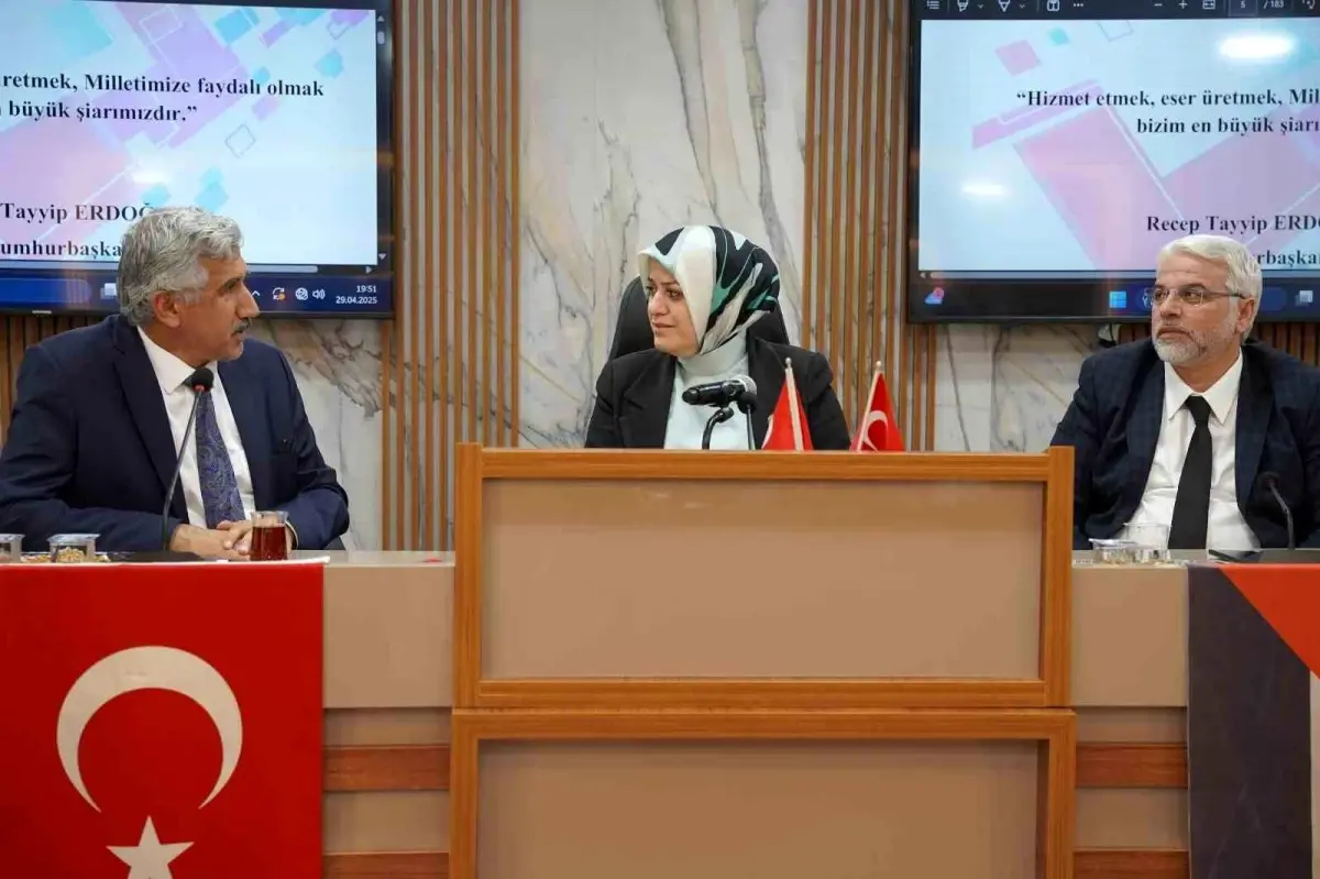 Ayşe Sula Köseoğlu Kahta Belediyesi’nde Değerlendirme Toplantısı Düzenledi