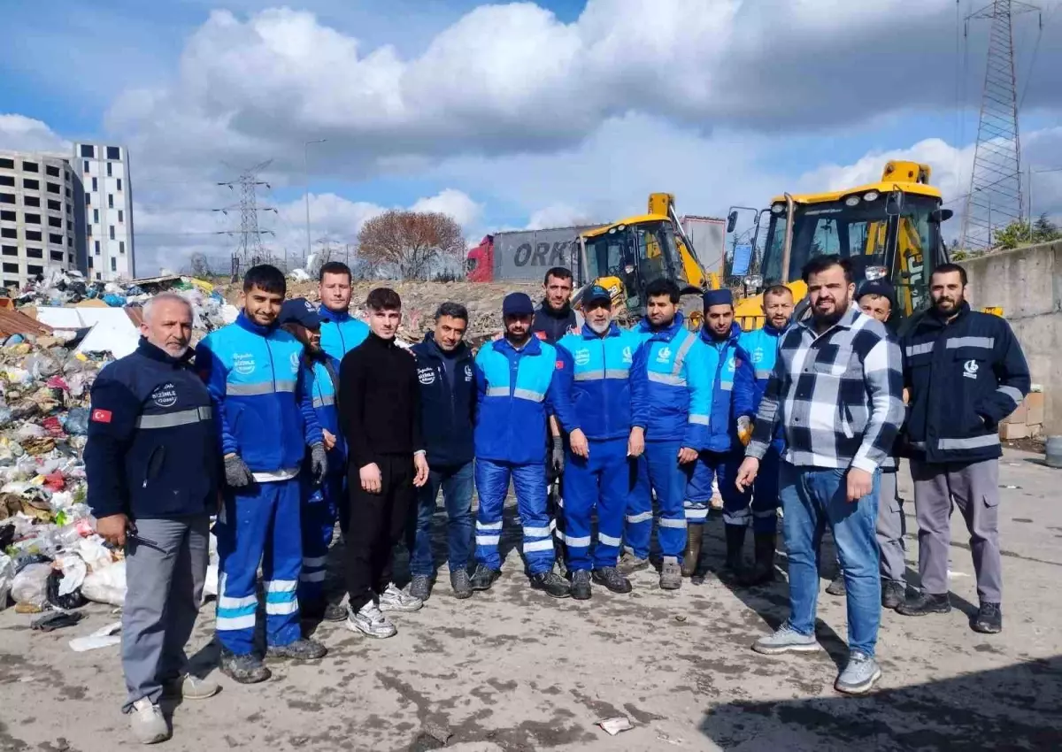 Bağcılar’da Temizlik İşçileri 100 Bin Lirayı Çöp İçinden Buldu