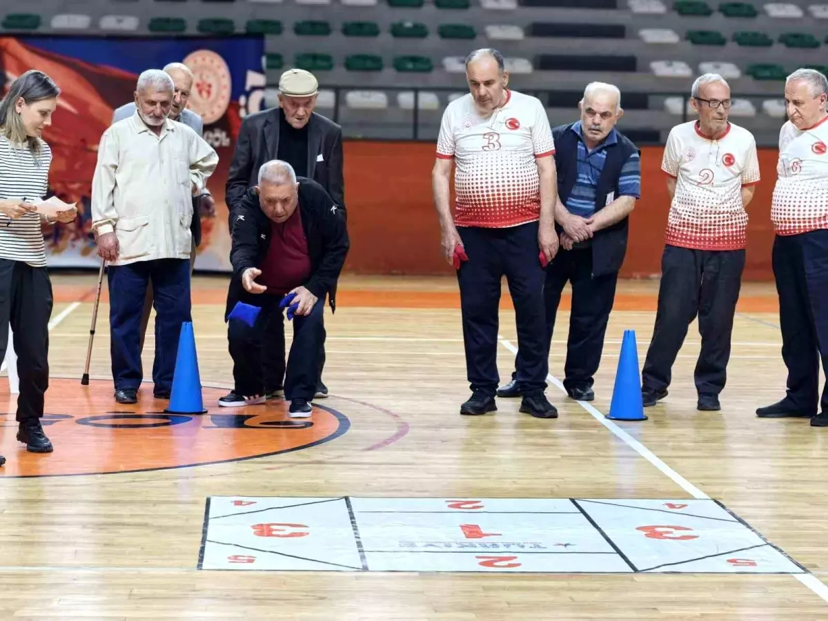 Bursa’da İlk Huzurevleri Spor Şenliği Düzenlendi