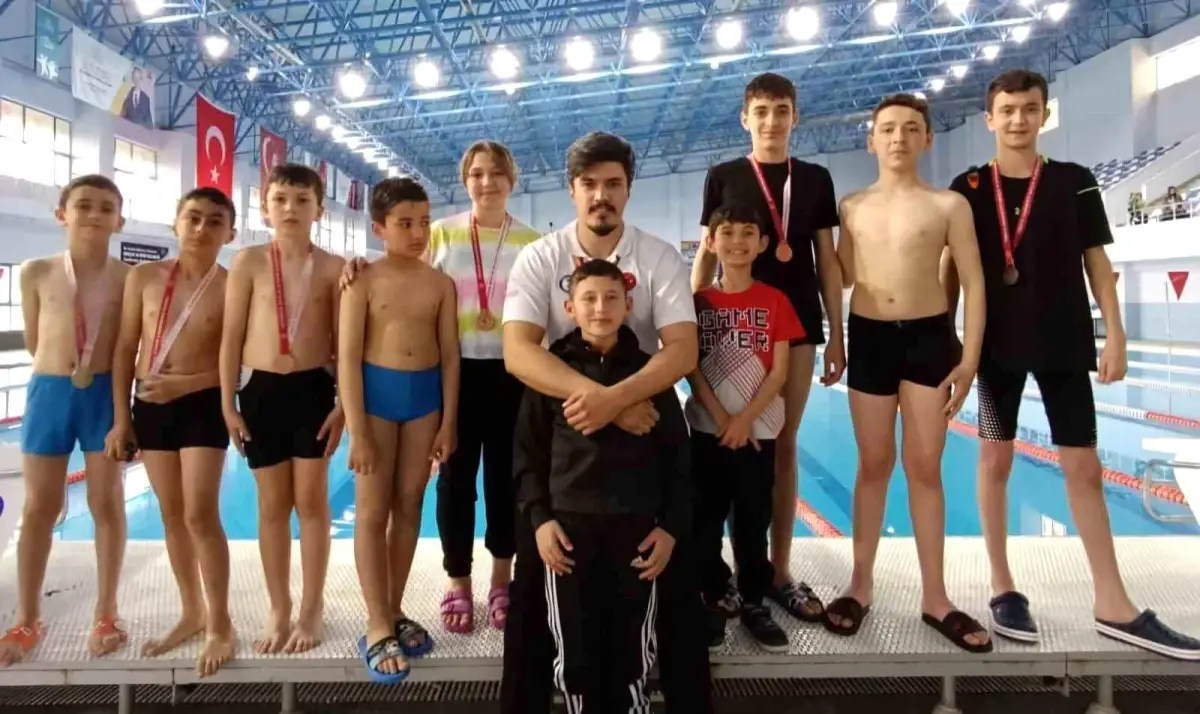 Çorum’da Yüzme Yarışları: 9 Madalya!