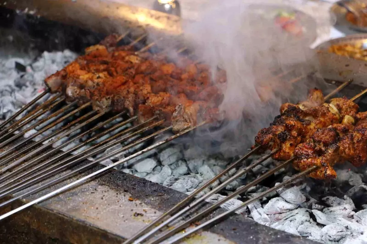 Diyarbakır’da 50 Ton Ciğer Kebabı Tüketildi