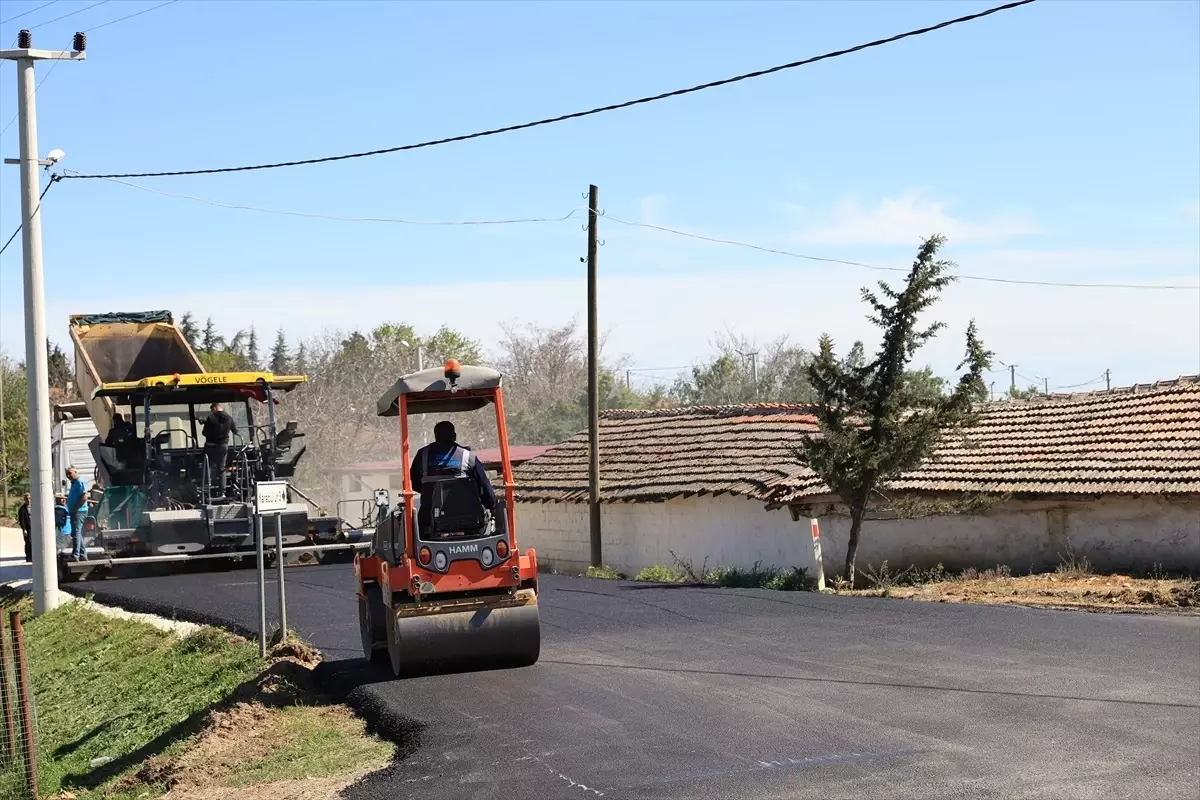 Edirne’nin Köy Yollarına Sıcak Asfalt