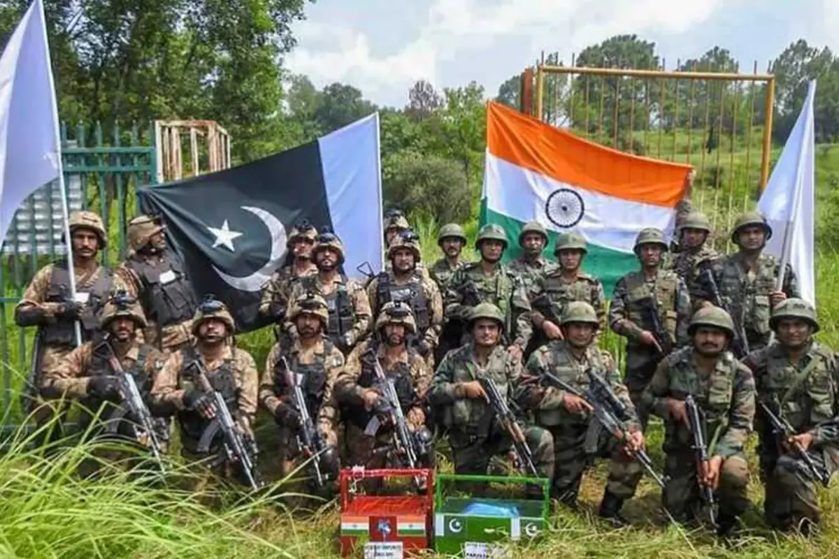 Hindistan, Pakistan Uçuşlarına Hava Sahasını Kapatıyor