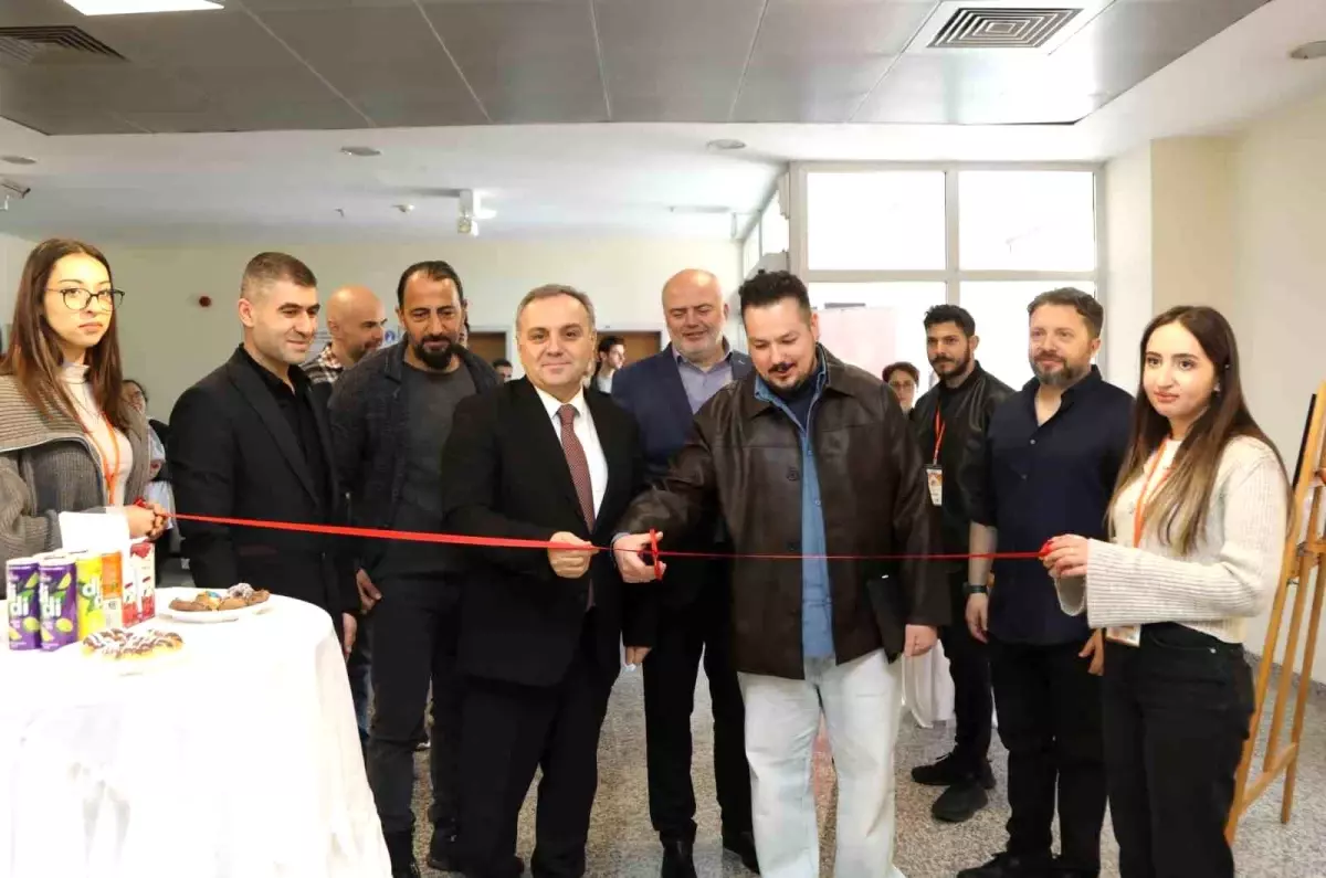 İletişim Zirvesi 2025: Fotoğraf Sergisi ve Panel