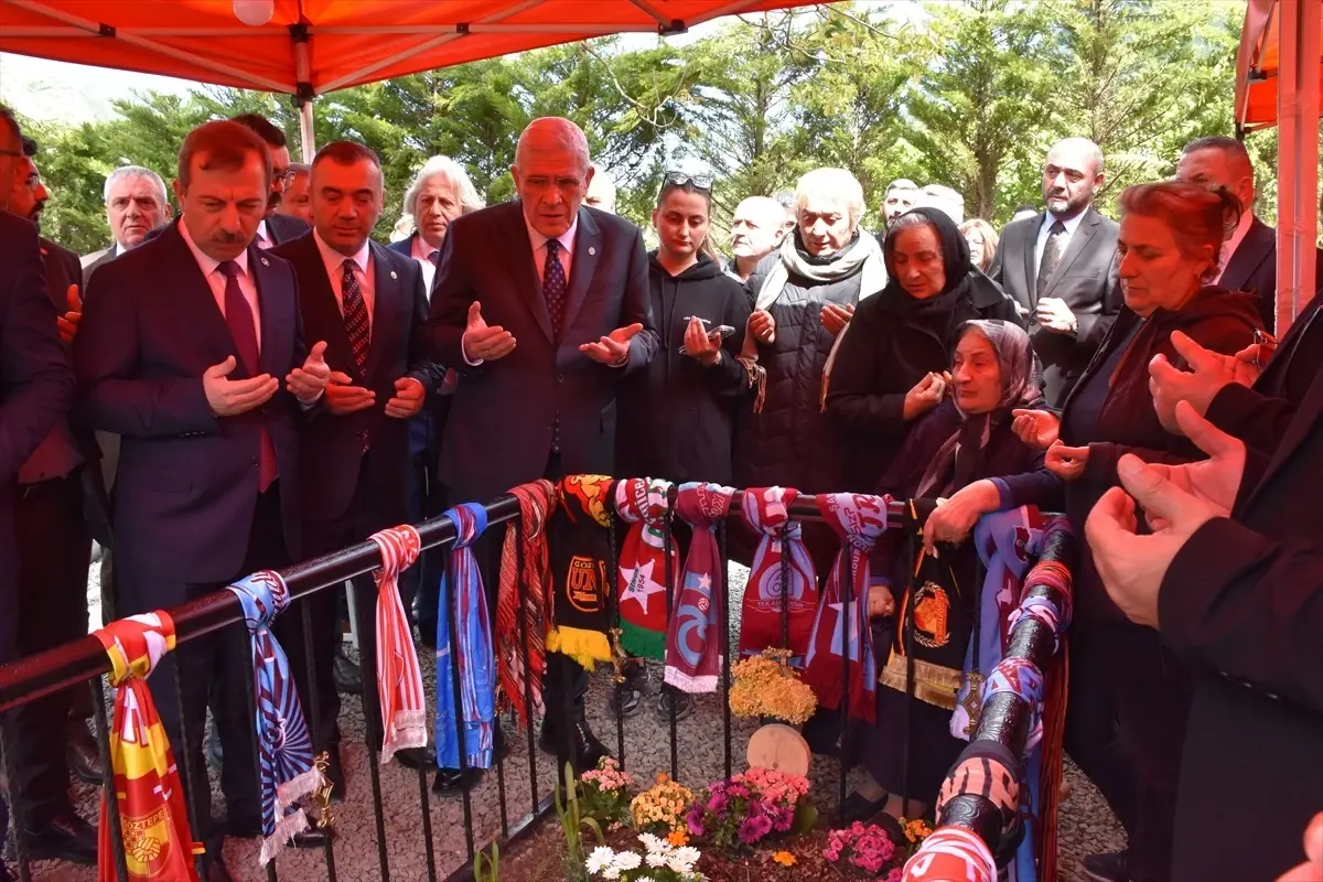 İYİ Parti Genel Başkanı Dervişoğlu, Eren Bülbül, Volkan Konak ve Özkan Sümer’in mezarlarını ziyaret etti