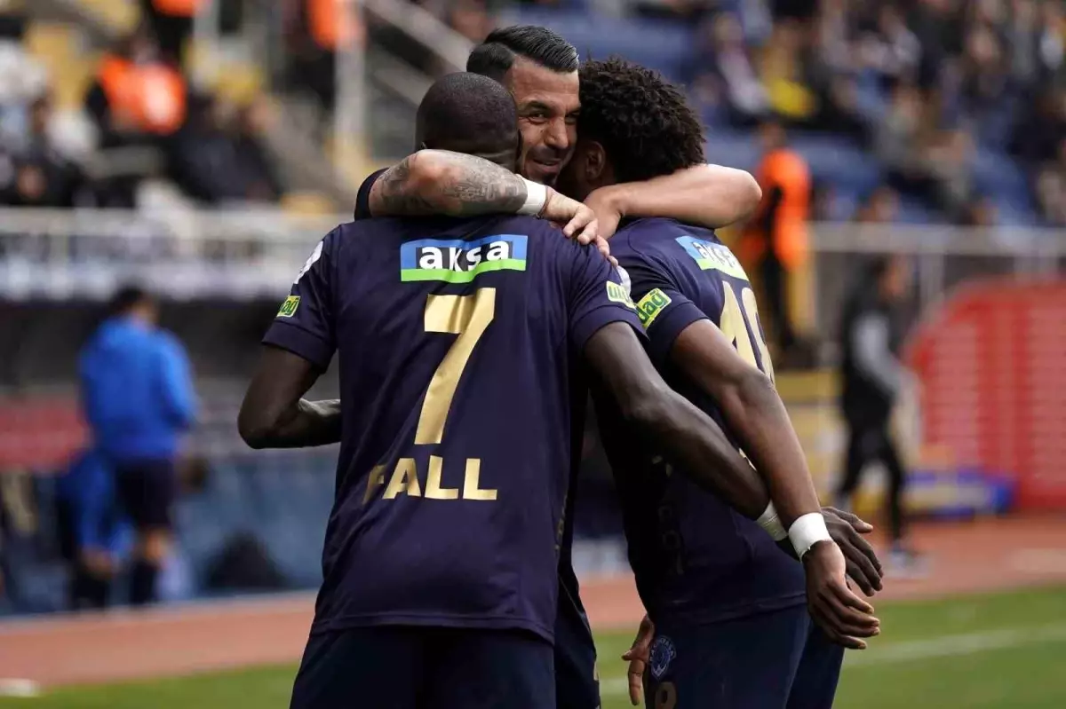Kasımpaşa 2-0 Sivasspor: İlk Yarı Sonucu