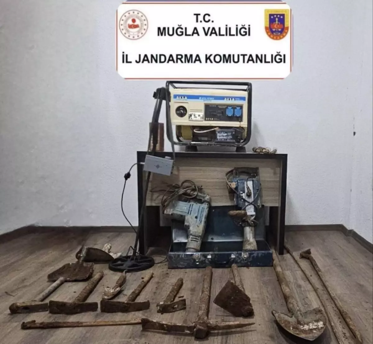 Marmaris’te Kaçak Kazı Operasyonu: 5 Tutuklama
