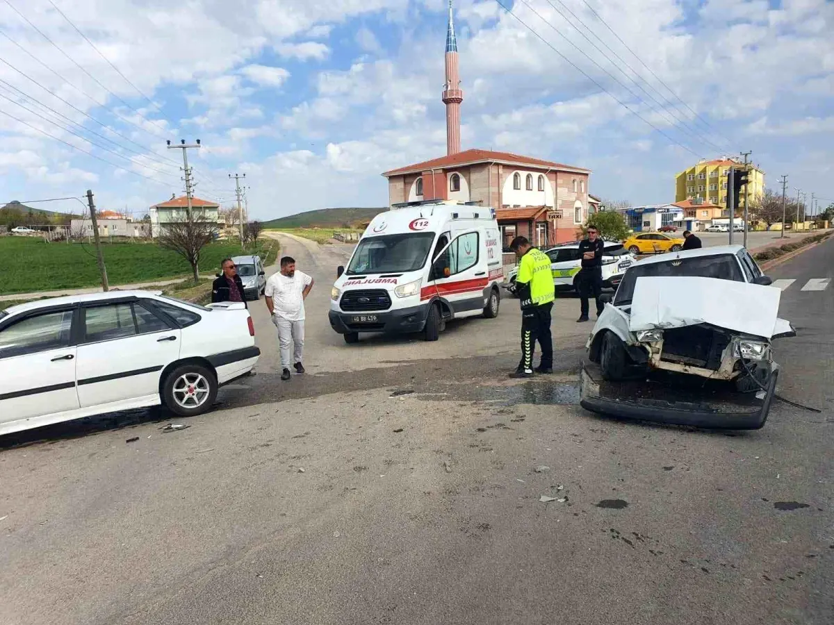 Muhtar Adayı Aydın Battal Trafik Kazası Geçirdi