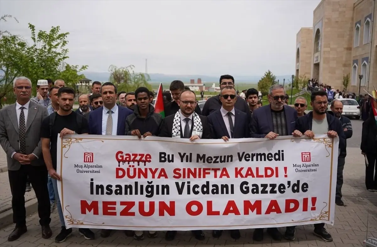 Muş’ta Öğrenciler Gazze İçin Yürüdü