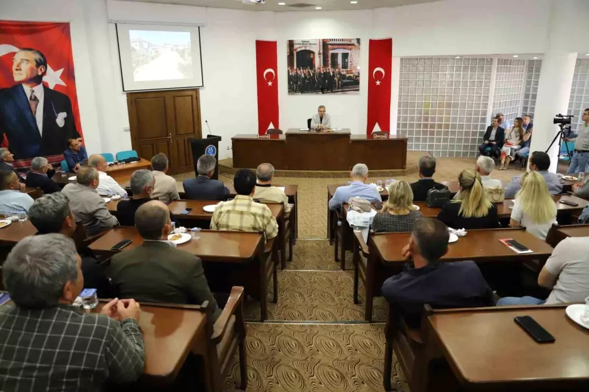 Nazilli Belediye Başkanı Muhtarlarla Toplandı