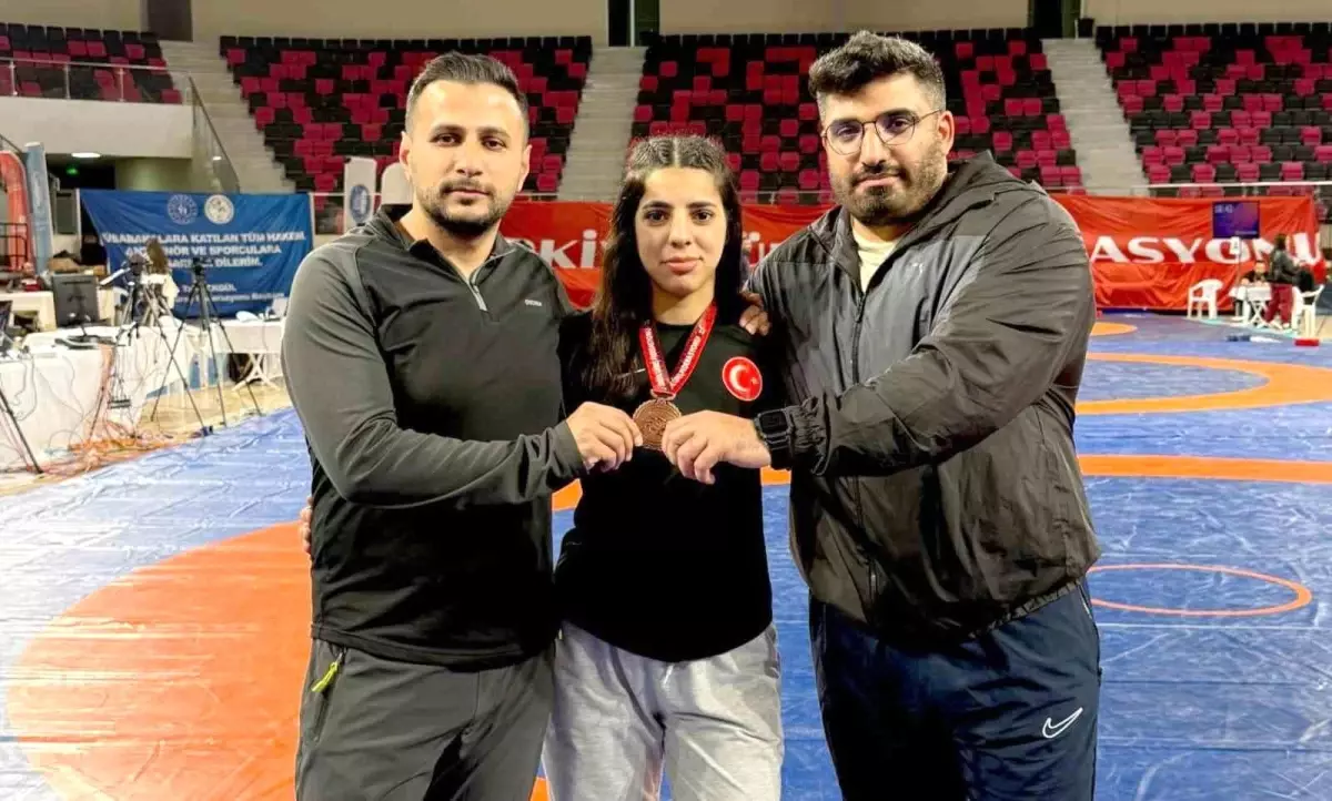Şeyda Salim Türkiye Üçüncüsü
