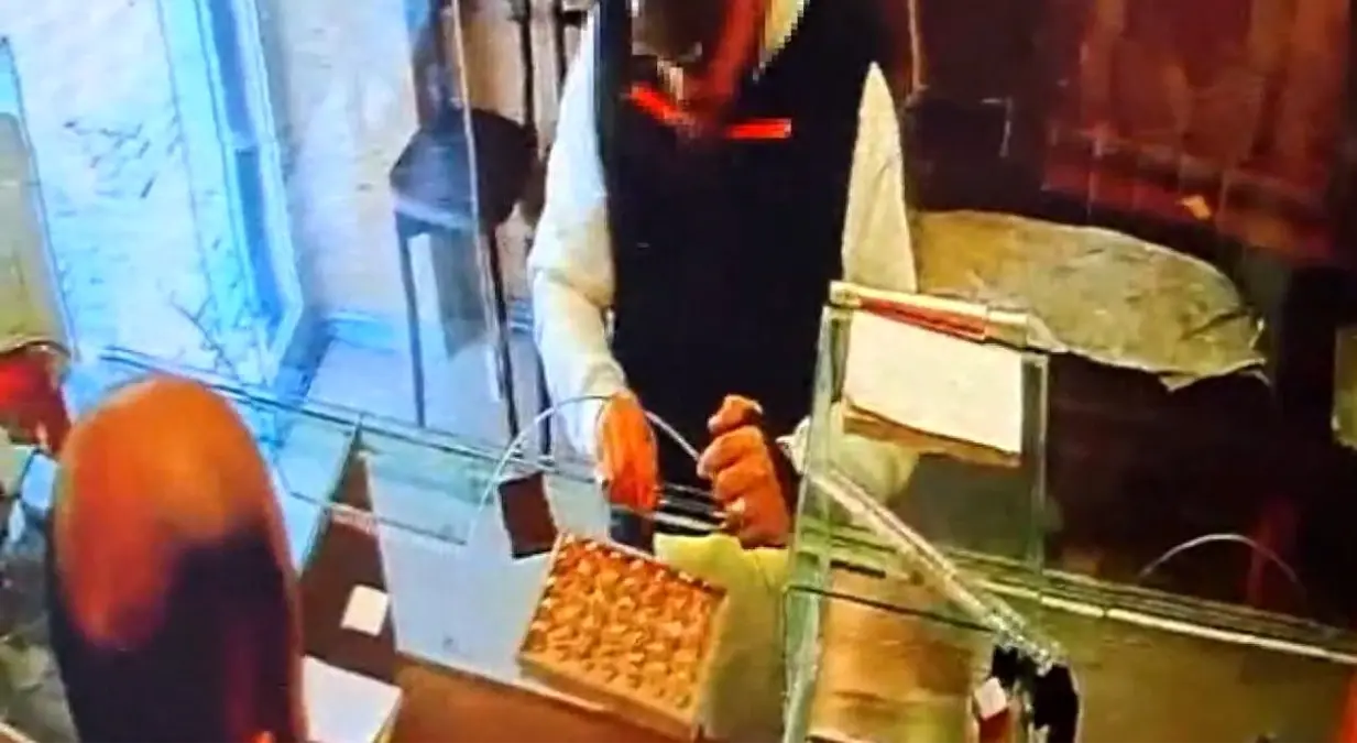 Sultanbeyli’de Kuyumcu Hırsızlığı