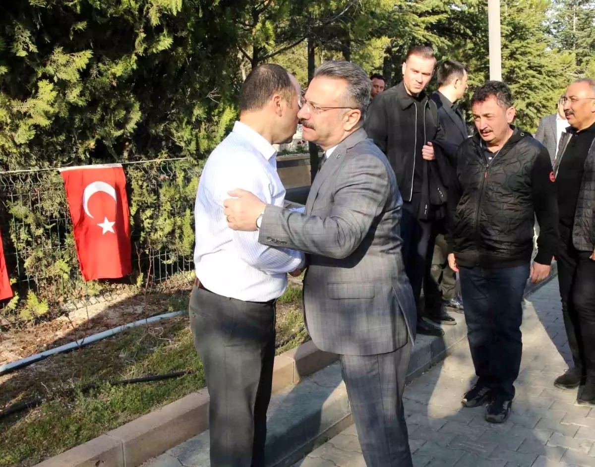 Vali Aksoy, Tayyar Yılmaz’ın Cenazesine Katıldı