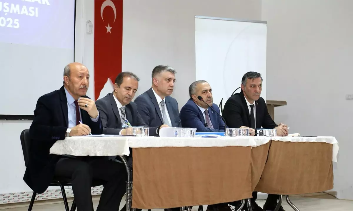 Van Büyükşehir Belediyesi Muhtarlar Toplantısını Gerçekleştirdi