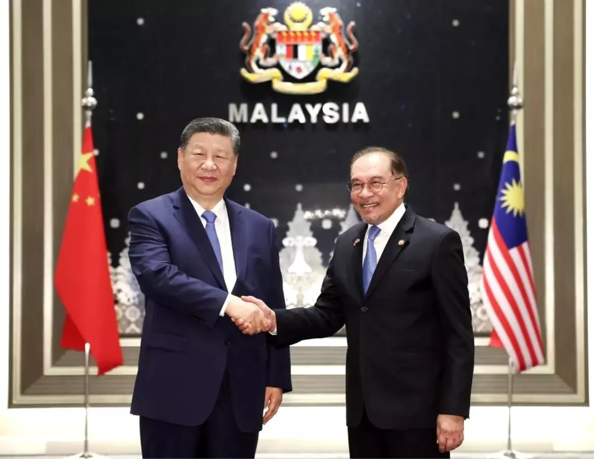 Xi Jinping, Malezya’da Enver İbrahim ile Görüştü