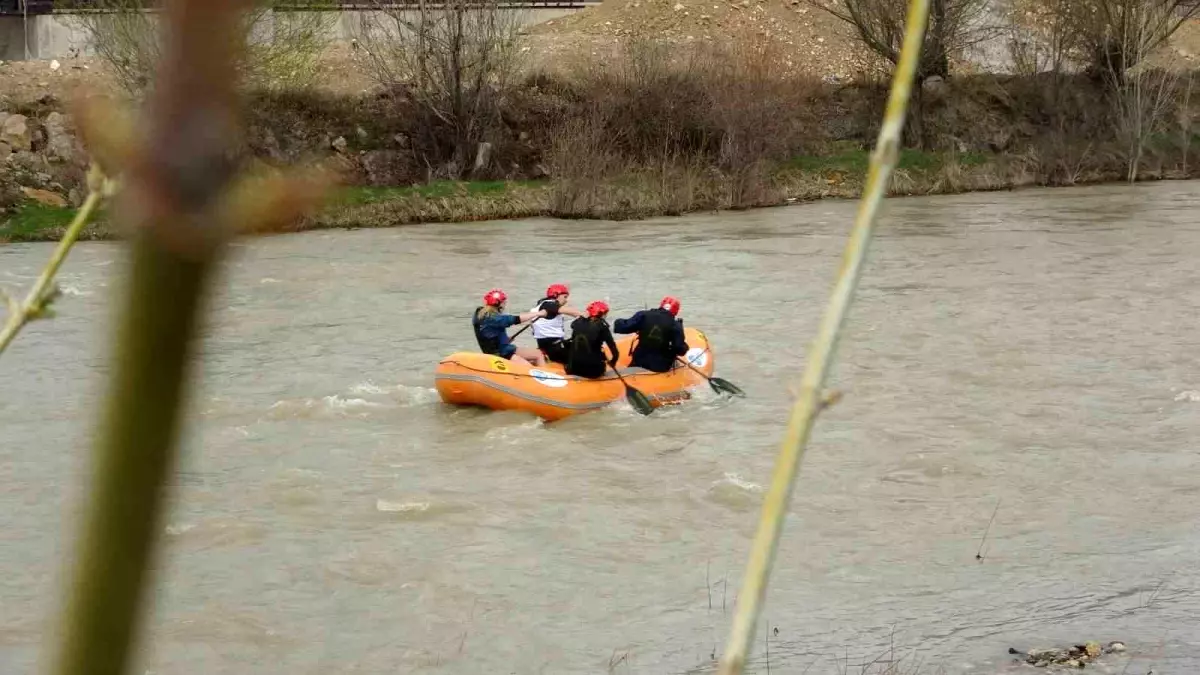 Yağmurda Rafting Heyecanı