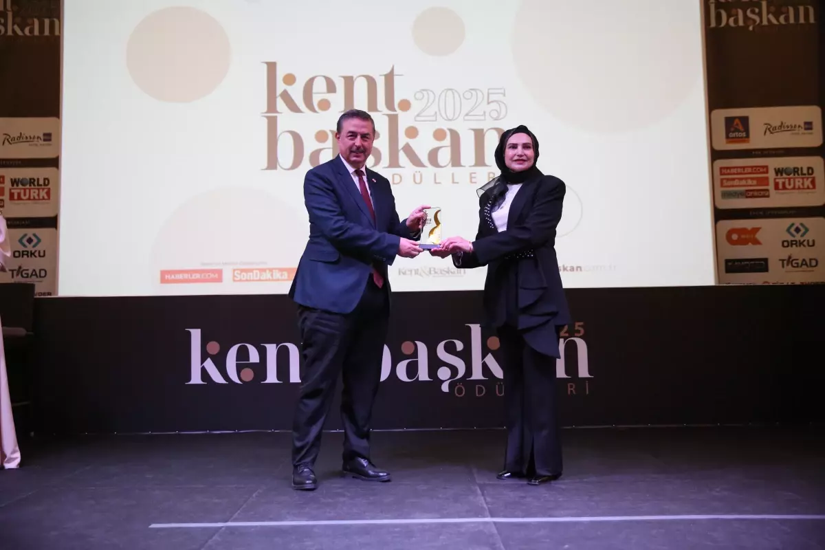 Yeşilhisar Belediye Başkanı Halit Taşyapan’a Kent&Başkan’dan Anlamlı Ödül