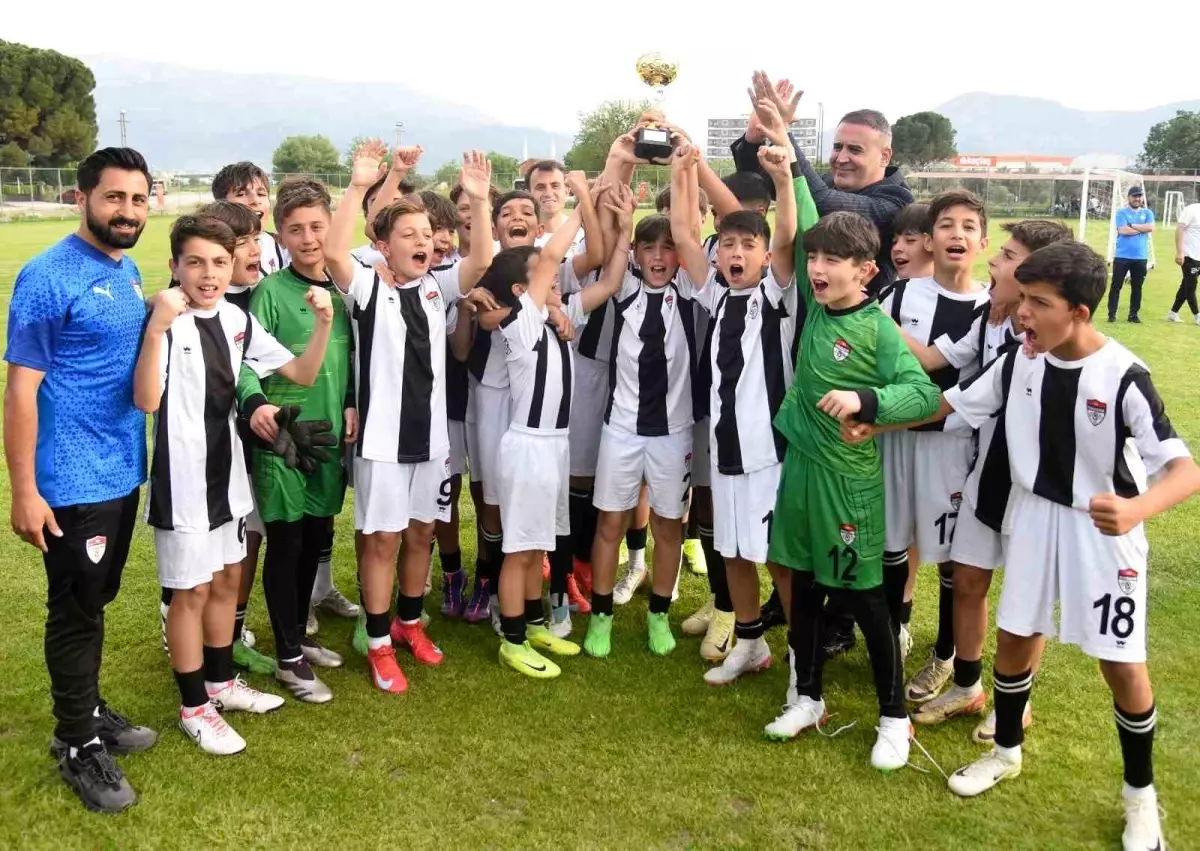 Yunusemre Belediyesi 23 Nisan Futbol Turnuvası Sonuçlandı