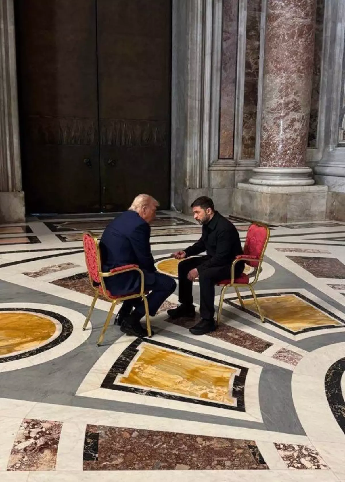 Zelenskiy ve Trump’tan Ateşkes Görüşmesi