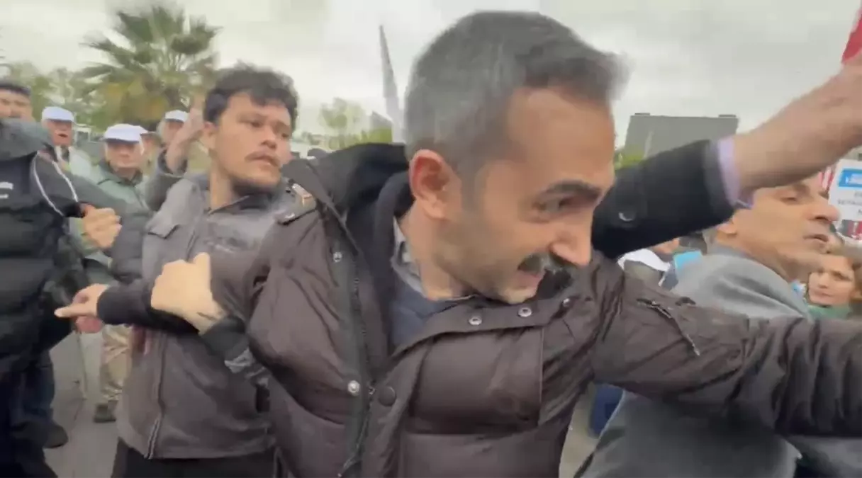 1 Mayıs Kutlamasında Arbede