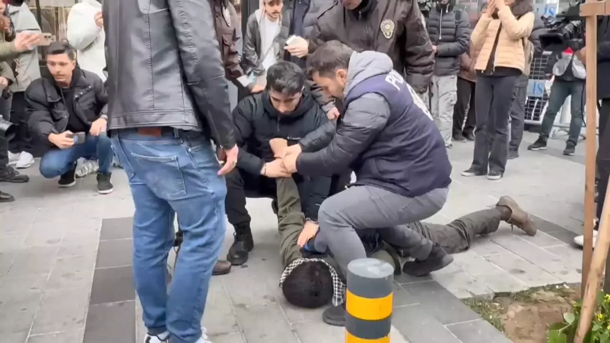 1 Mayıs’ta İzin Verilmeyen Yürüyüşte Gözaltı