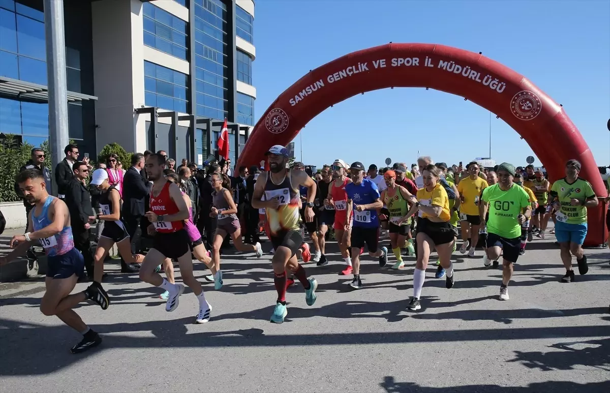 19 Mayıs Yarı Maratonu coşkuyla yapıldı