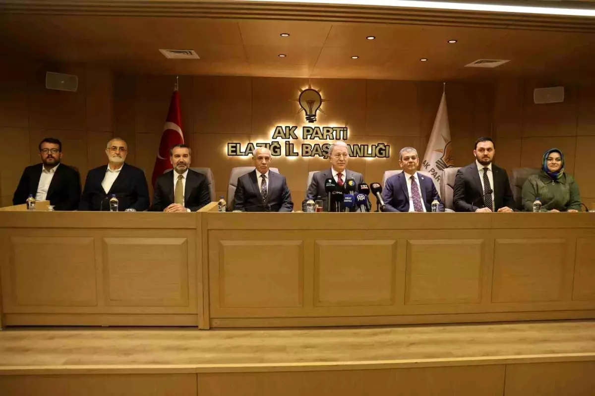 (2) TBMM Milli Savunma Komisyonu Başkanı Akar: “Bizim hedefimiz bu zamana kadar sadece ve sadece teröristler olmuştur”