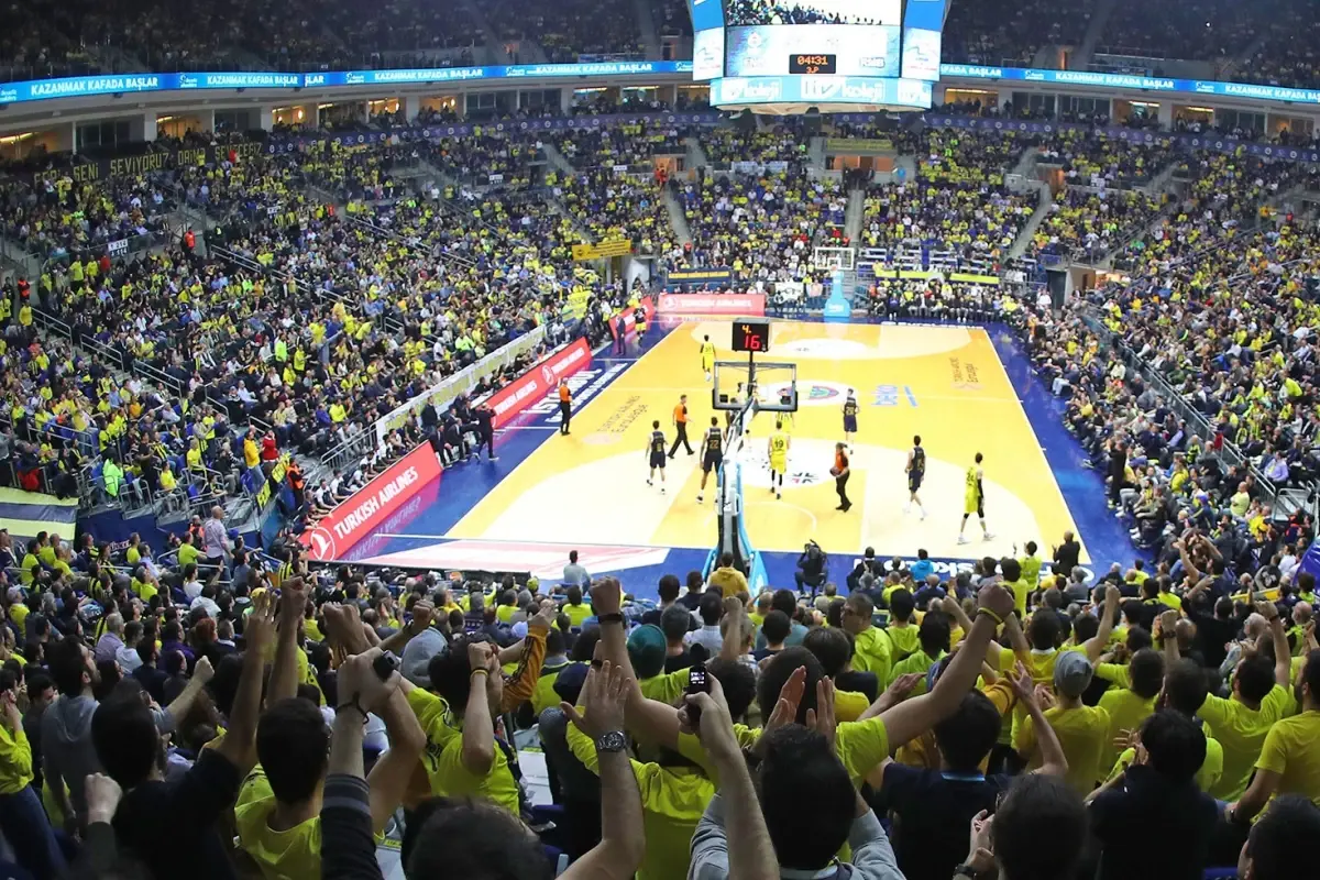 25 sayı öndeyken bile inanılmaz tepki! Fenerbahçe taraftarından Ali Koç’a tepki