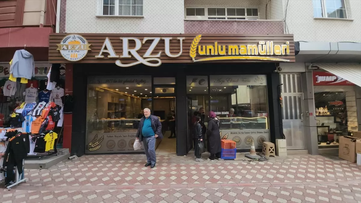 72 Yaşındaki Fırıncı Cuma Buğa, İşine Tutkulu