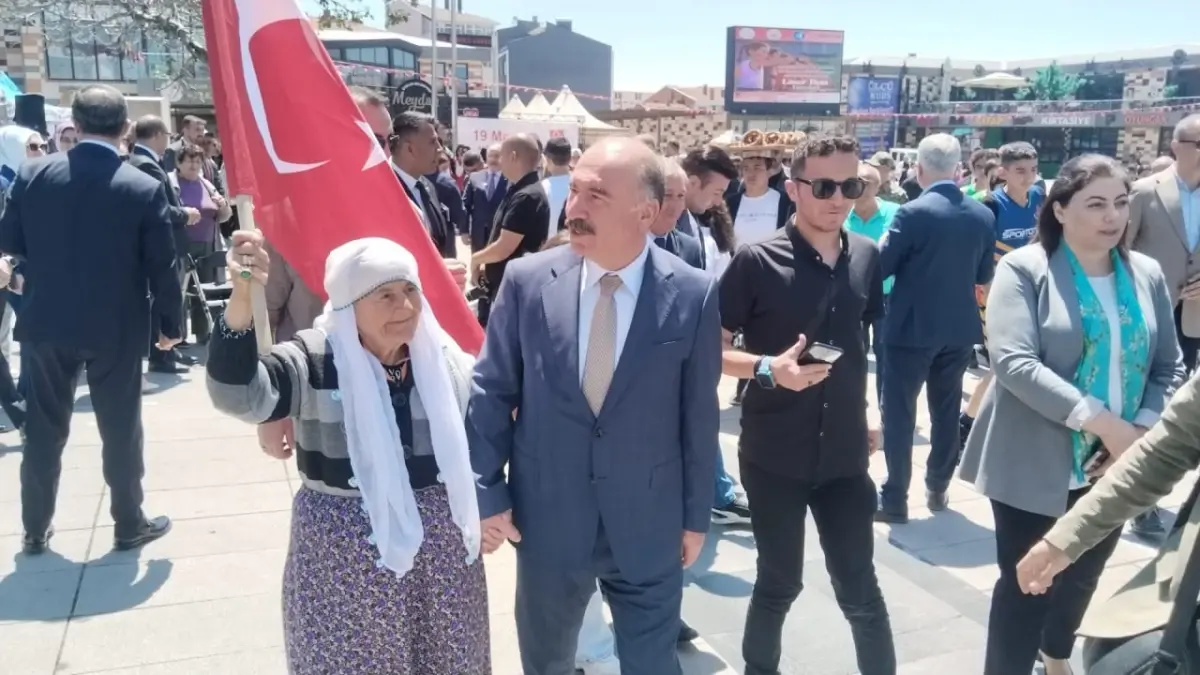 90 Yaşındaki Satı Bocuk, Togg ile Evine Götürüldü