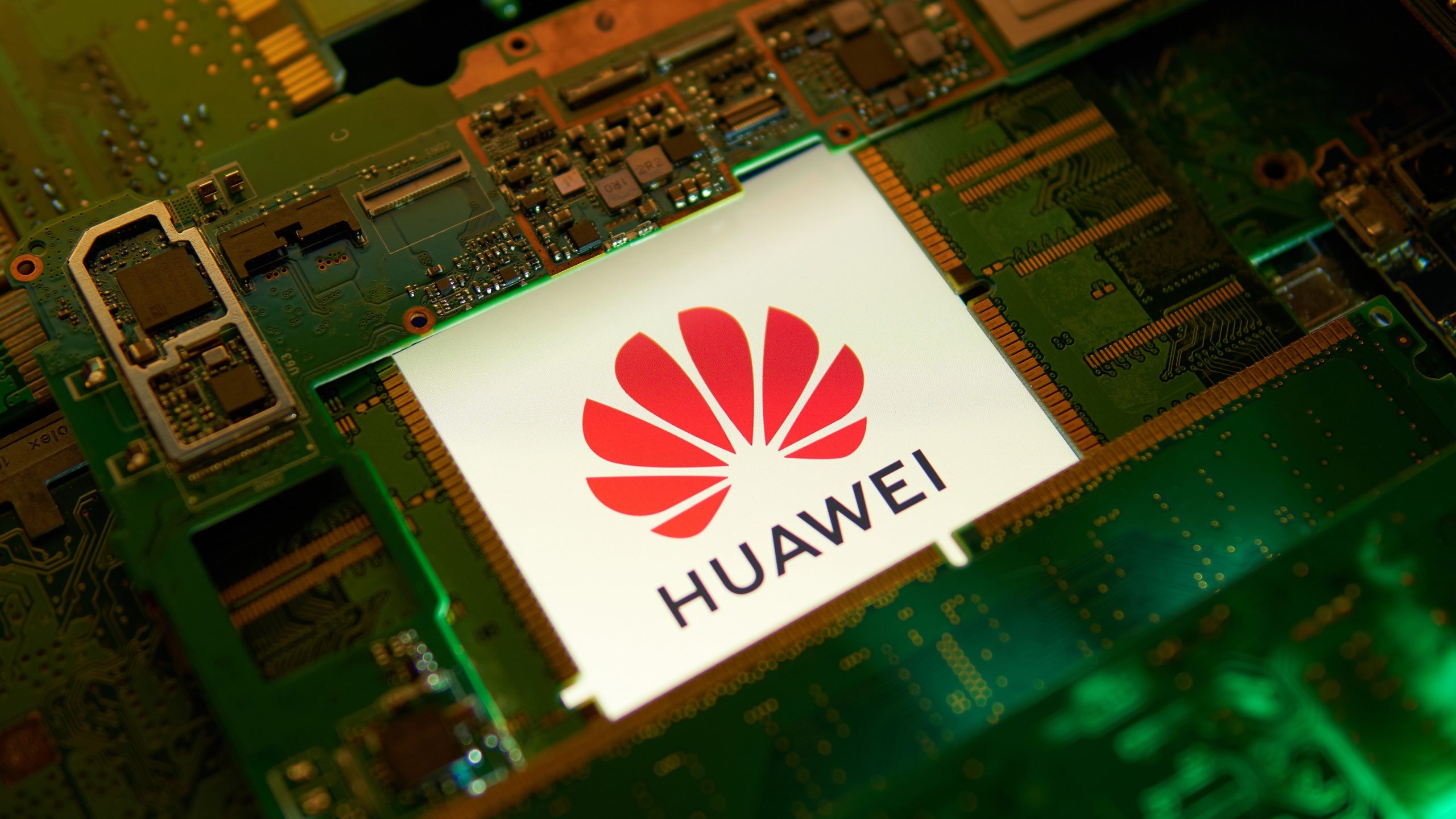 ABD’den Huawei Ascend çiplerine küresel yasak
