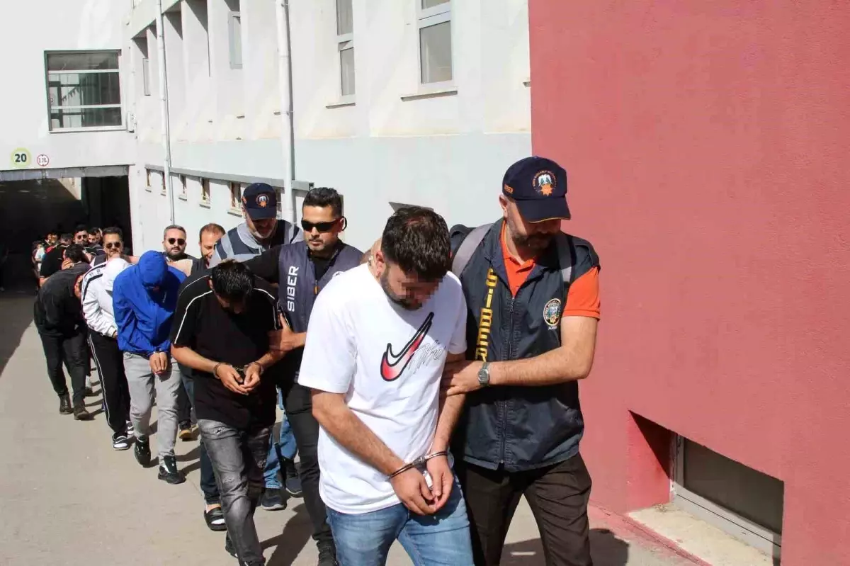 Adana’da Dolandırıcılık Çetesi Çökertildi