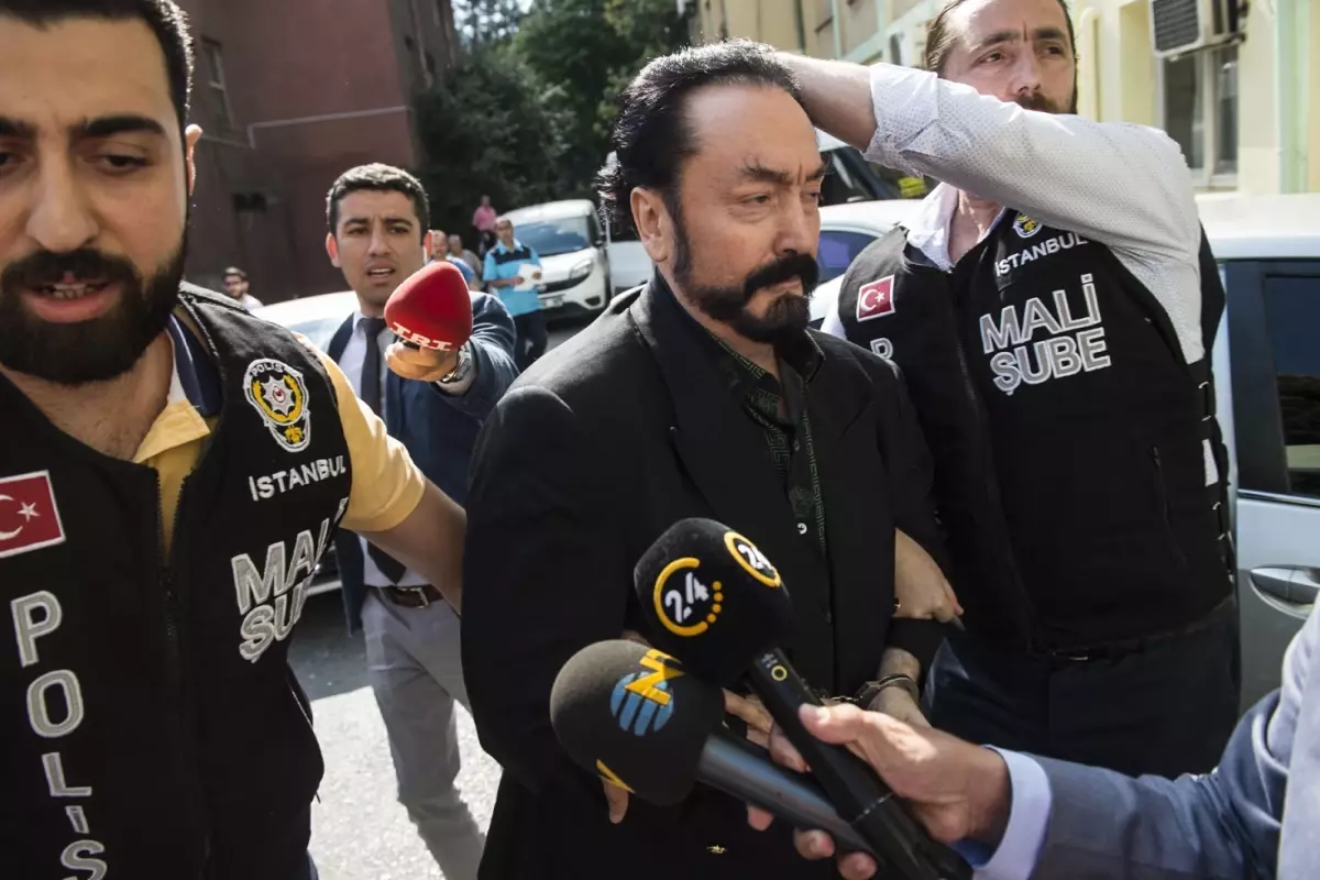Adnan Oktar Davasında Beraat Kararı