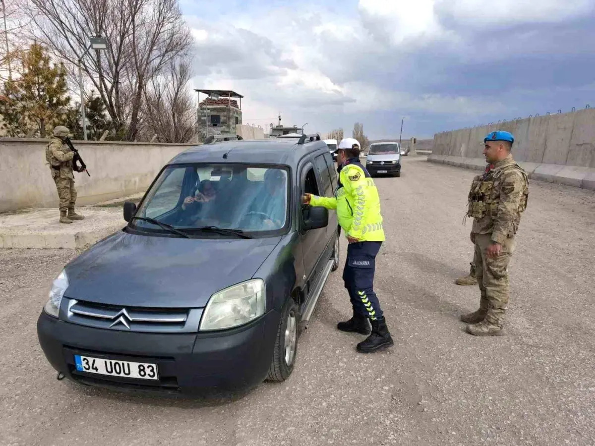 Ağrı’da Trafik Denetimi: 19 Sürücüye Ceza