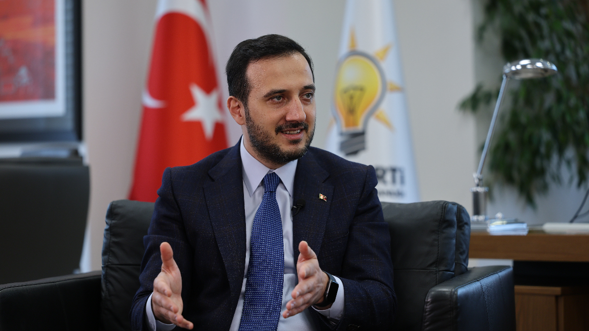 AK Parti İstanbul İl Başkanı Abdullah Özdemir: Hırsızla polislerin arasına girilmez