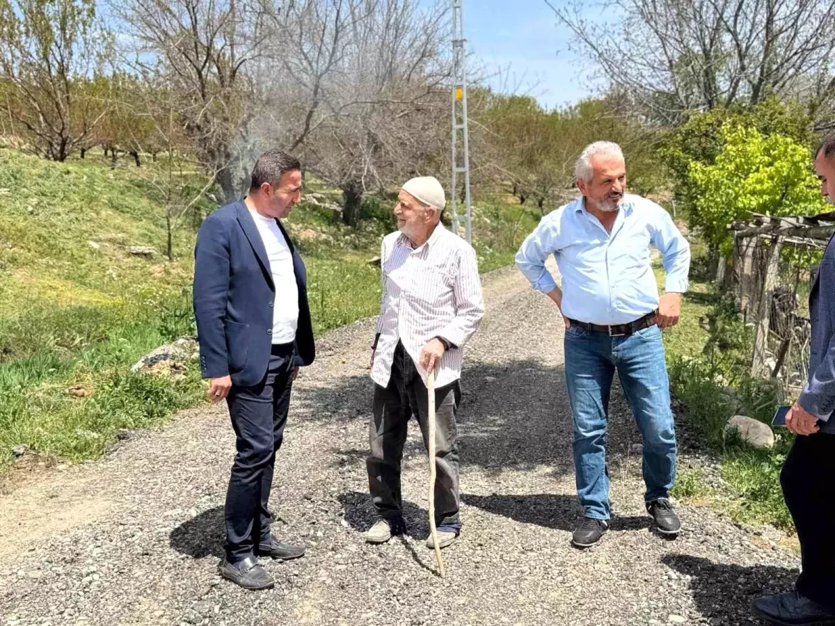 Akçadağ Belediye Başkanı Ulutaş Yol Çalışmalarını İnceledi