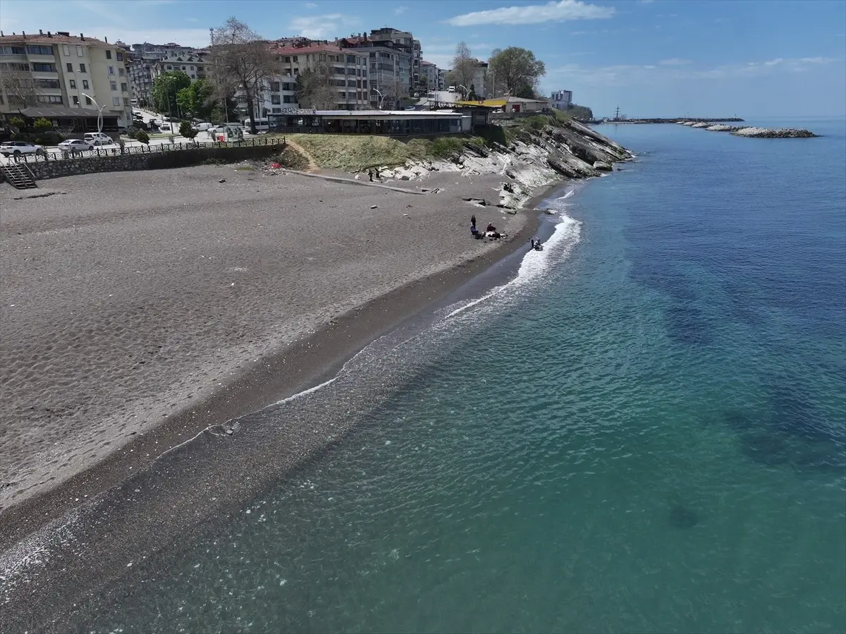 Akçakoca’da Sıcak Havada Deniz Keyfi