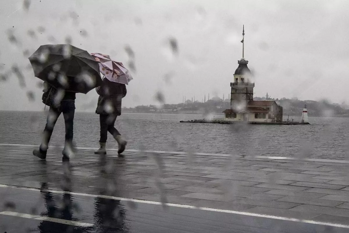 AKOM’dan İstanbul için gök gürültülü sağanak uyarısı