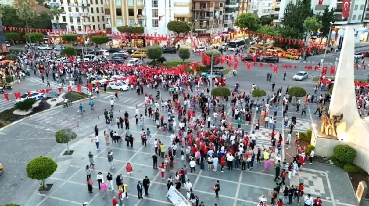 Alanya’da 19 Mayıs Coşkusu: Fener Alayı ve Gökhan Özen Konseri