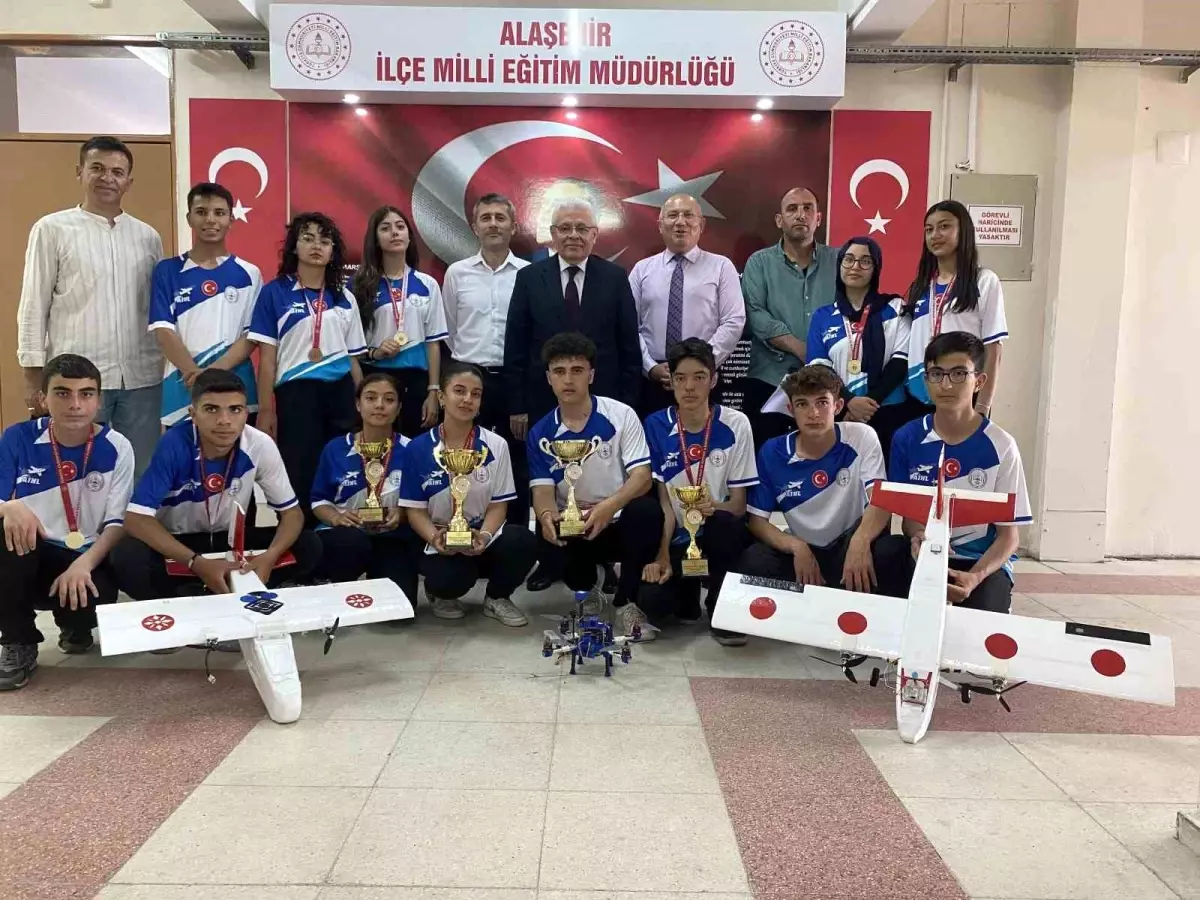 Alaşehir İmam Hatip Lisesi Model Roket Şampiyonu