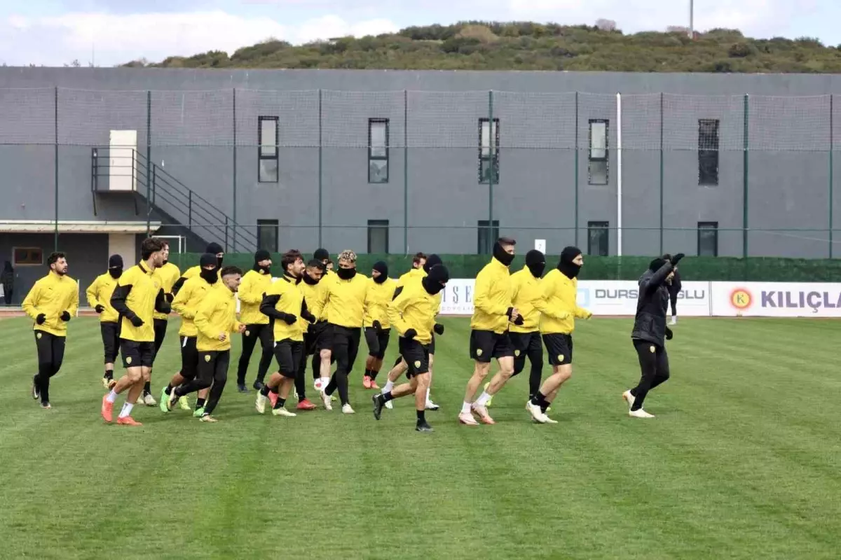 Aliağa FK, 6 Oyuncu ile Ayrıldı