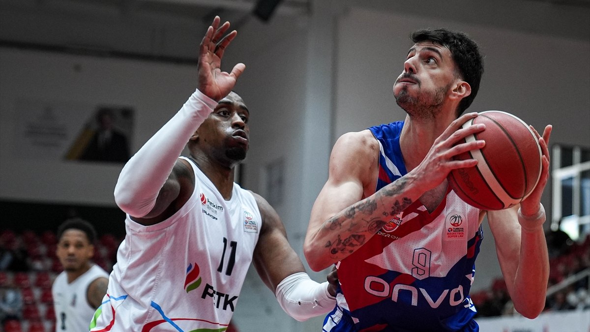 Aliağa Petkimspor, Büyükçekmece Basketbol’u yendi