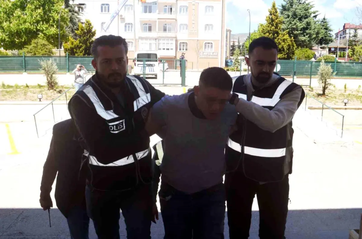 Alkollü Oğul, Annesini Bıçaklayarak Öldürdü