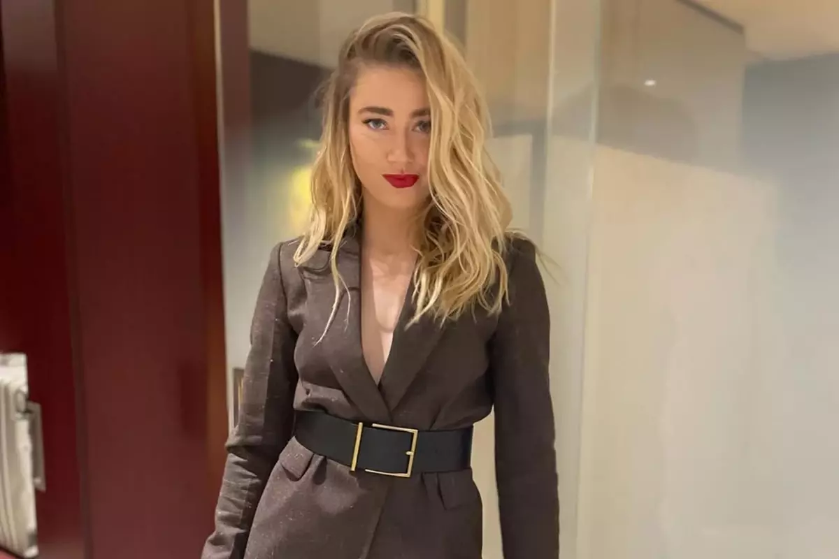 Amber Heard ikiz bebeklerini kucağına aldı! Elon Musk detayı dikkat çekti