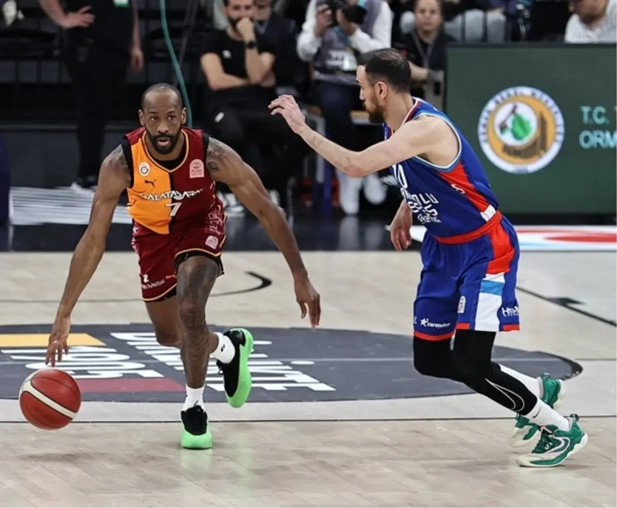 Anadolu Efes, Galatasaray’ı Farkla Geçti
