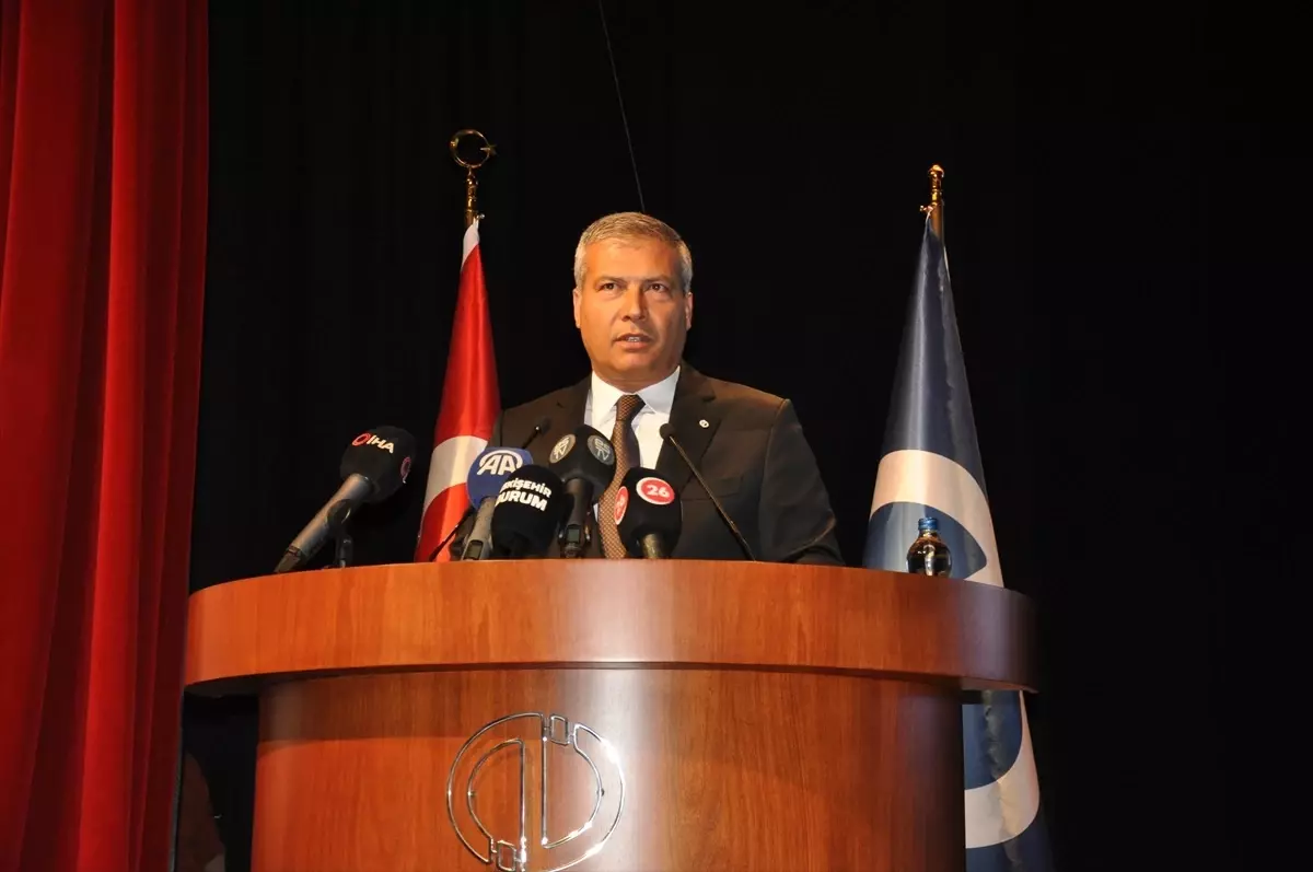 Anadolu Üniversitesi’nde Aile Sempozyumu Düzenlendi