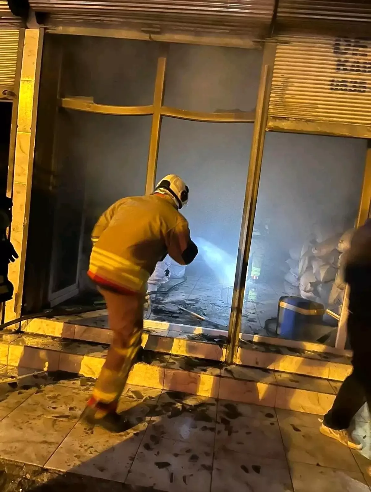 Antakya’da Tekstil Deposunda Yangın